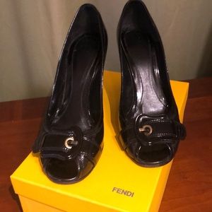 Spuntata Vernice Nero Fendi